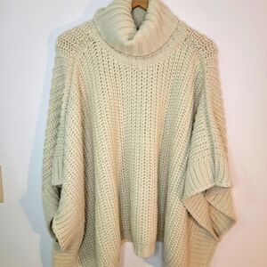 Steve Madden Chunky Knit Cream Sweater Cowl Turtleneck Poncho OSFM One Size EUC